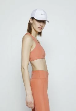 Nike Performance BRA - Sport-BH Mit Mittlerer Stützkraft - Madder Root/white | Damen -Angebote Nike Store ee4a70b9e23f46b79926f7da30d41597