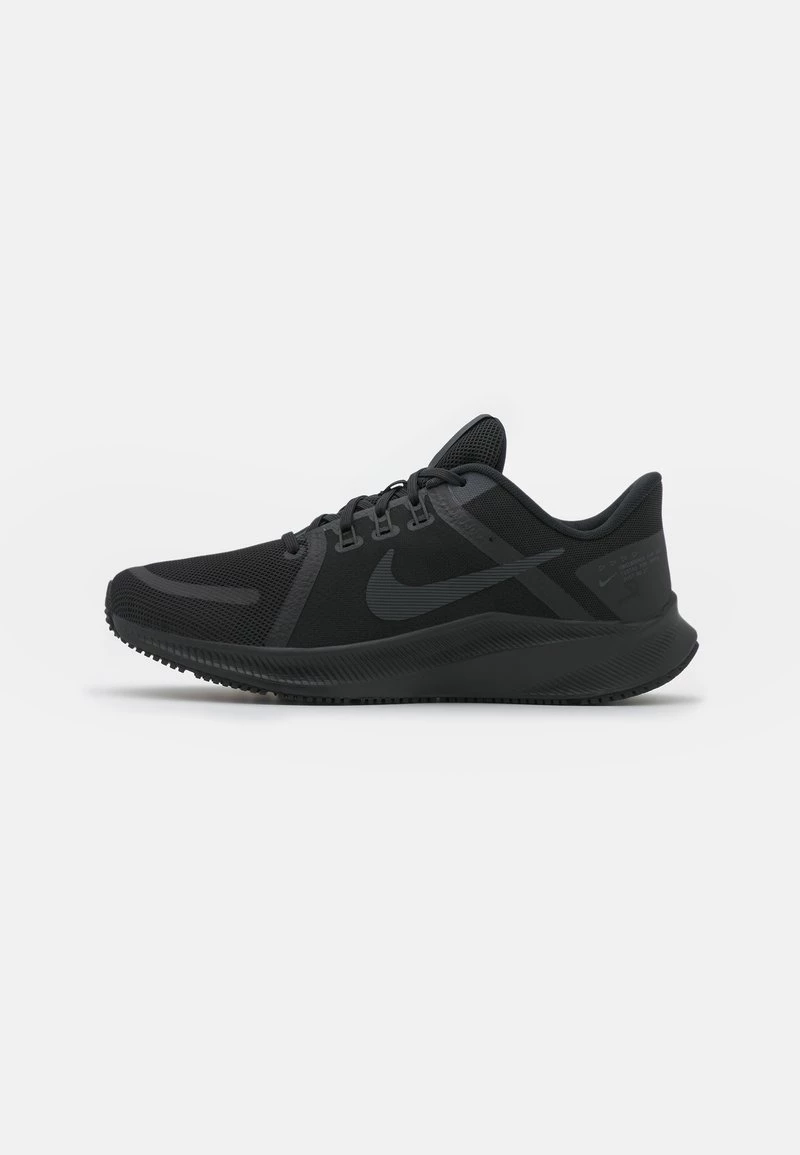 Nike Performance Herren QUEST 4 - Laufschuh Neutral - Black/dark Smoke Grey 1 Nike Performance Herren QUEST 4 - Laufschuh Neutral - Black/dark Smoke Grey