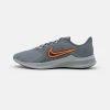 Nike Performance Herren DOWNSHIFTER 11 - Laufschuh Neutral - Cool Grey/hyper Crimson/light Smoke Grey/dark Grey/black/hyper Royal