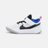 Nike Performance TEAM HUSTLE UNISEX - Basketballschuh - White/black/hyper Royal/pink Blast