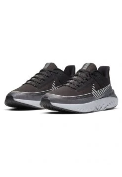 Nike Performance Damen LEGEND REACT SHIELD - Laufschuh Neutral - Black/dark Grey/wolf Grey/reflect Silver -Angebote Nike Store f3433c7403ba461997b5b9f2a614bbfc