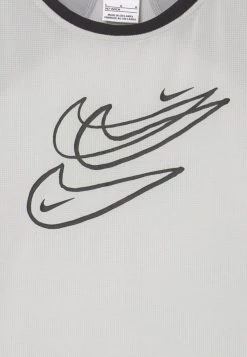 Nike Performance Kinder T-Shirt Print - Photon Dust/smoke Grey/black -Angebote Nike Store f3fea157522d4a8fbc94a65784b63901