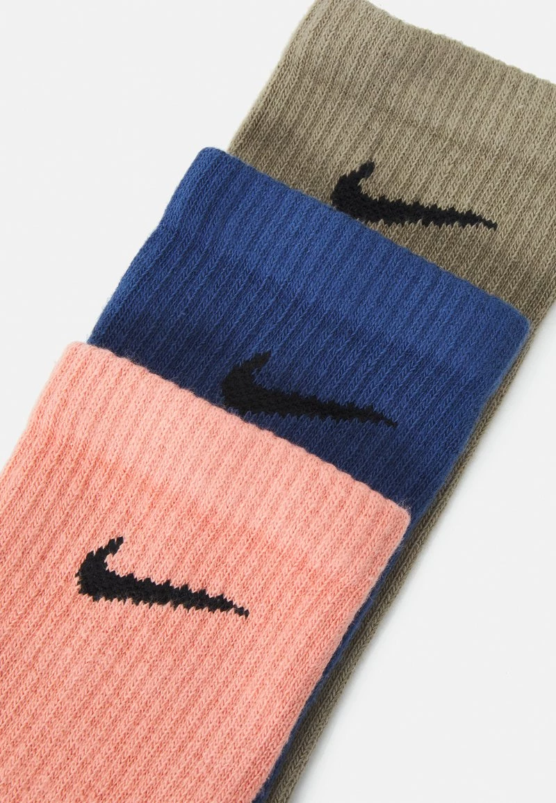 Nike Performance EVERYDAY PLUS CUSH CREW 3 PACK UNISEX - Sportsocken - Light Madder Root/matte Olive/mystic Navy 2 Nike Performance EVERYDAY PLUS CUSH CREW 3 PACK UNISEX - Sportsocken - Light Madder Root/matte Olive/mystic Navy – Bild 2