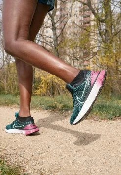 Nike Performance Damen REACT INFINITY RUN FK 3 - Laufschuh Neutral - Black/dynamic Turquoise/pink Prime/washed Teal/ash Green/green Strike -Angebote Nike Store f5deb0c3ebef43d9bbe943f3aa376a9b