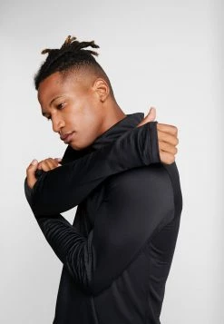 Nike Performance Herren PACER - Langarmshirt - Black/reflective Silver 11 Nike Performance Herren PACER - Langarmshirt - Black/reflective Silver -Angebote Nike Store f8aa010362d346a4b27c9a685017e82e