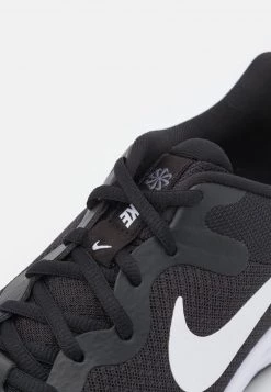 Nike Performance REVOLUTION 6 NN 4E - Laufschuh Neutral - Black/white/iron Grey | Herren -Angebote Nike Store f9ac8ec81ee942d6a35ad1f66e6ff7da