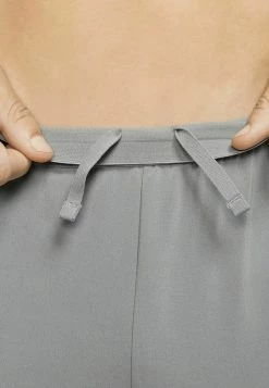 Nike Performance Herren Kurze Sporthose - Particle Grey/black 15 Nike Performance Herren Kurze Sporthose - Particle Grey/black -Angebote Nike Store fd1eb012ad684639bcca94febaf160ec