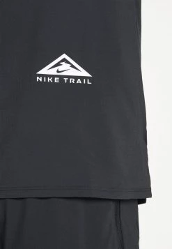 Nike Performance M NK DF TRAIL RISE - T-Shirt Print - Black/silver | Herren -Angebote Nike Store fd27c61d6bbf49e6a51fd1adac923ce9