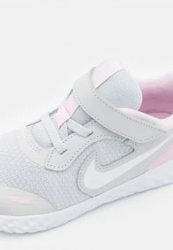 Nike Performance REVOLUTION 5 UNISEX - Laufschuh Neutral - Photon Dust/white/pink Foam -Angebote Nike Store fdf737489a544094985dddb3521b5497