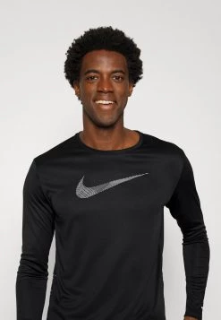 Nike Performance Herren MILER - Langarmshirt - Black -Angebote Nike Store fe623d011bfc45229d51ee67217c033b
