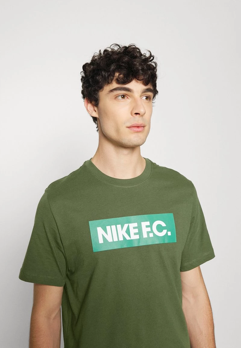 Nike Performance Herren TEE ESSENTIALS - T-Shirt Print - Carbon Green 4 Nike Performance Herren TEE ESSENTIALS - T-Shirt Print - Carbon Green – Bild 4