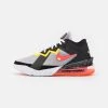 Nike Performance Herren LEBRON XVIII LOW - Basketballschuh - White/bright Crimson/black/yellow Strike