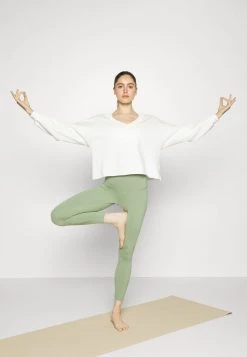 Nike Performance Damen YOGA - Tights - Oil Green/iron Grey 9 Nike Performance Damen YOGA - Tights - Oil Green/iron Grey -Angebote Nike Store ff08520acd3444778984595a7a5bb89b