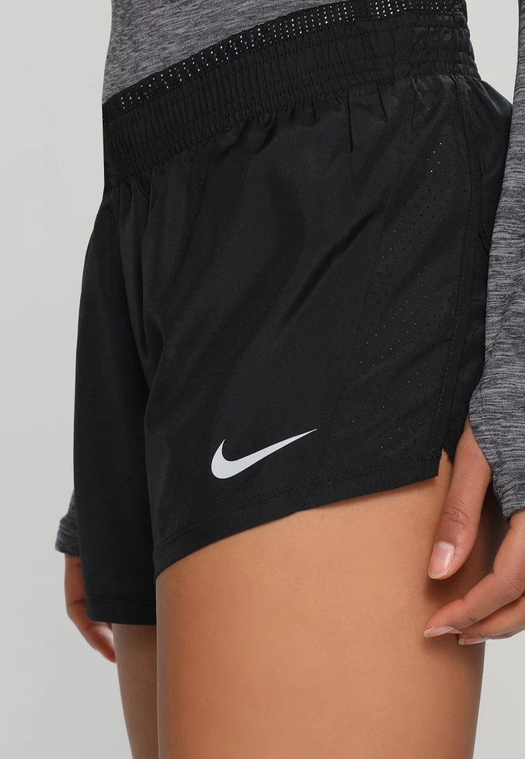 Nike Performance Damen SHORT - Kurze Sporthose - Black/black/black/wolf Grey 4 Nike Performance Damen SHORT - Kurze Sporthose - Black/black/black/wolf Grey – Bild 4