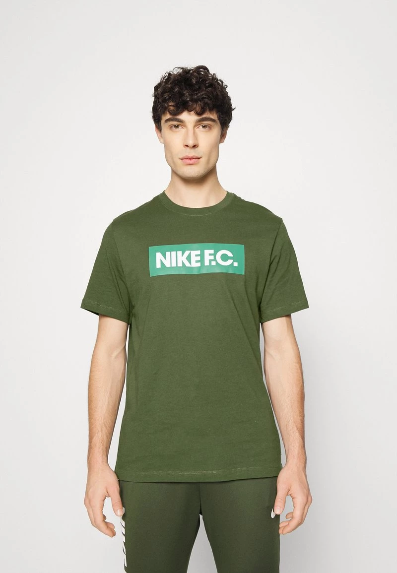 Nike Performance Herren TEE ESSENTIALS - T-Shirt Print - Carbon Green 1 Nike Performance Herren TEE ESSENTIALS - T-Shirt Print - Carbon Green